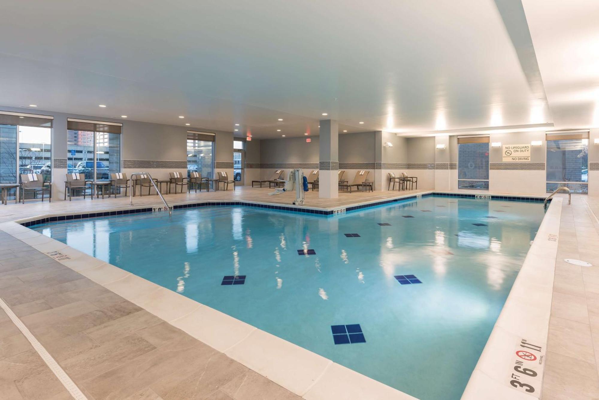 Hampton Inn & Suites Indianapolis-Keystone, In Экстерьер фото